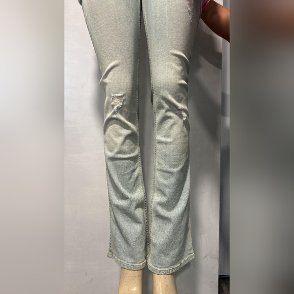 Hollister Women's Light Blue Jeans - Picture 7 of 8